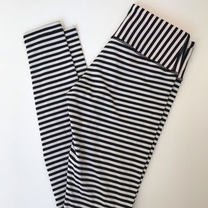 Lululemon leggings, black + white stripes